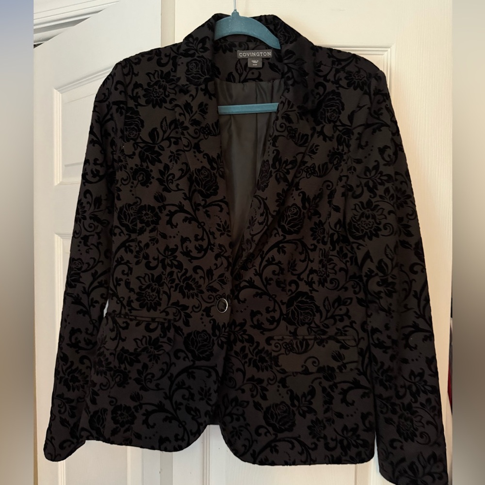 Black Covington blazer size medium